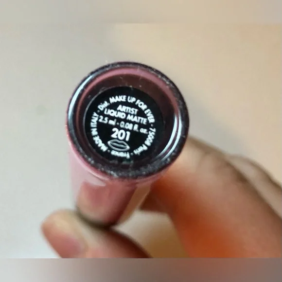 Makeup Forever Artist Liquid Matte Lipstick - 201 - Picture 5 of 8